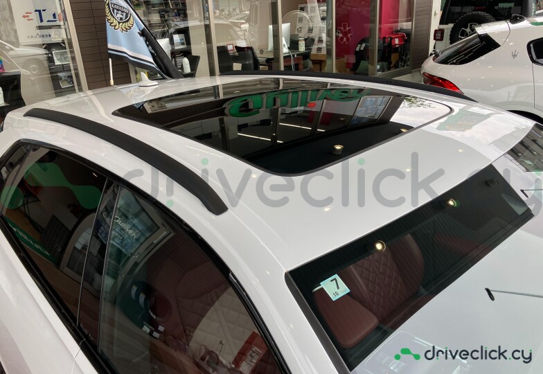 Audi SQ8 White