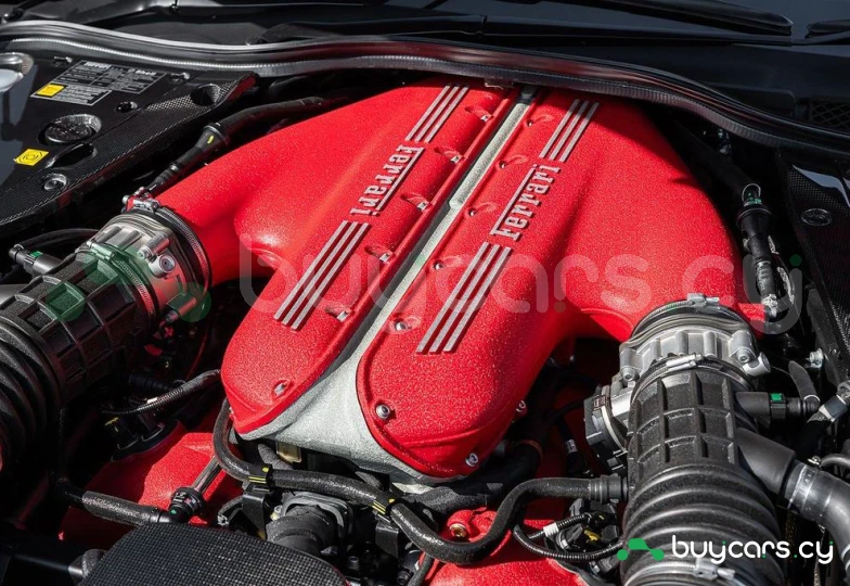 Ferrari 812 Красный