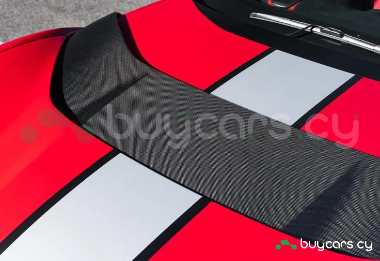 Ferrari 812 Красный