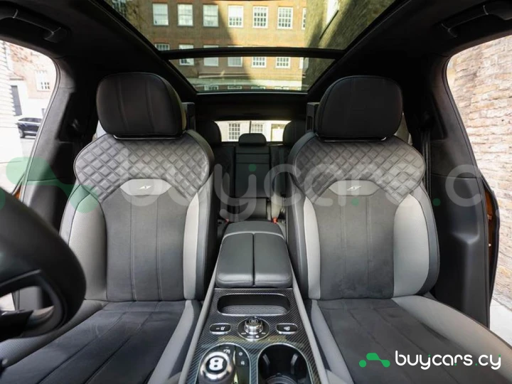 Bentley Bentayga Orange