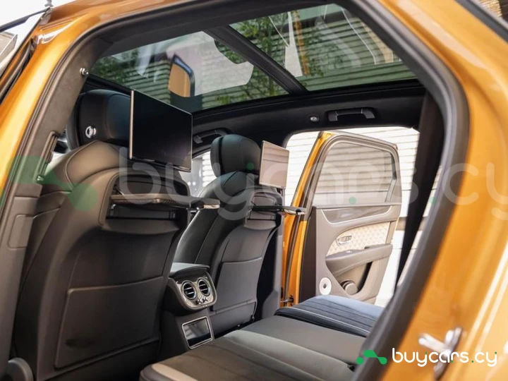 Bentley Bentayga Orange