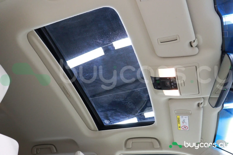 Toyota Land Cruiser Prado Белый