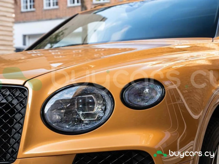 Bentley Bentayga Orange