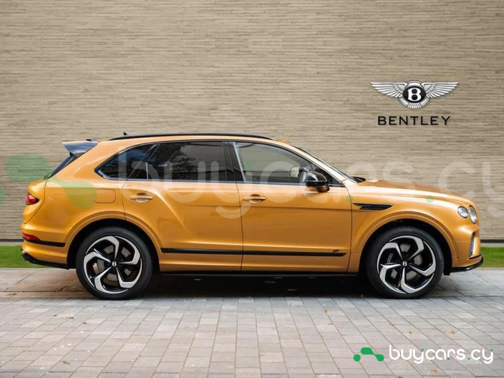 Bentley Bentayga Orange