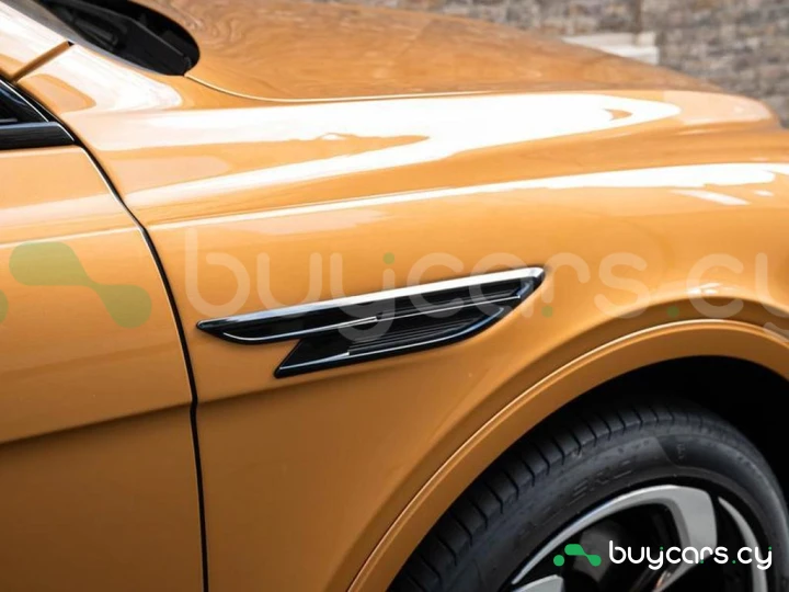Bentley Bentayga Orange