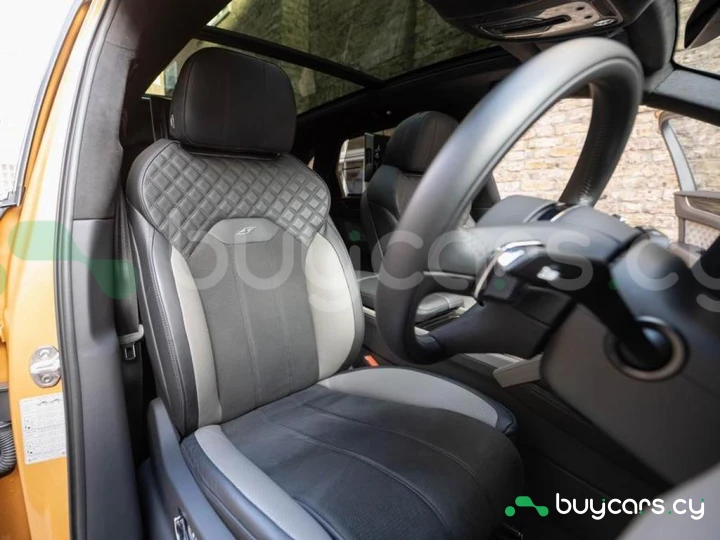 Bentley Bentayga Orange