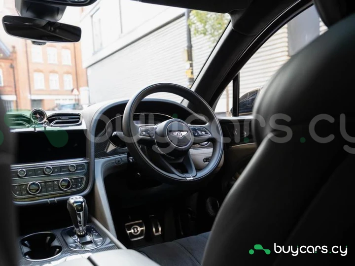 Bentley Bentayga Orange