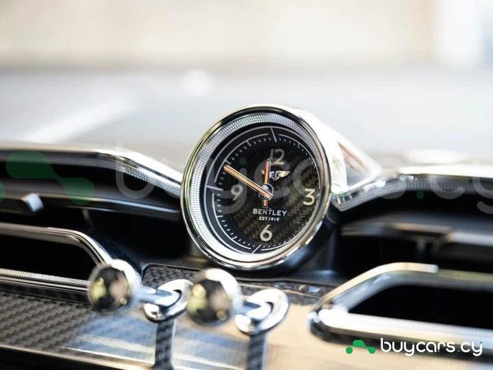 Bentley Bentayga Orange