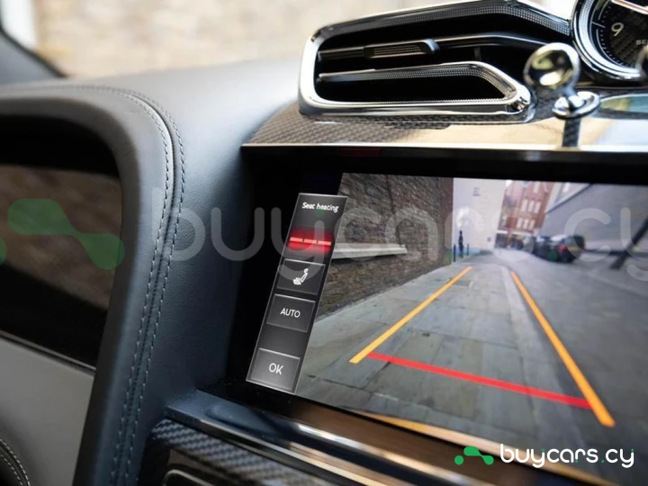 Bentley Bentayga Orange