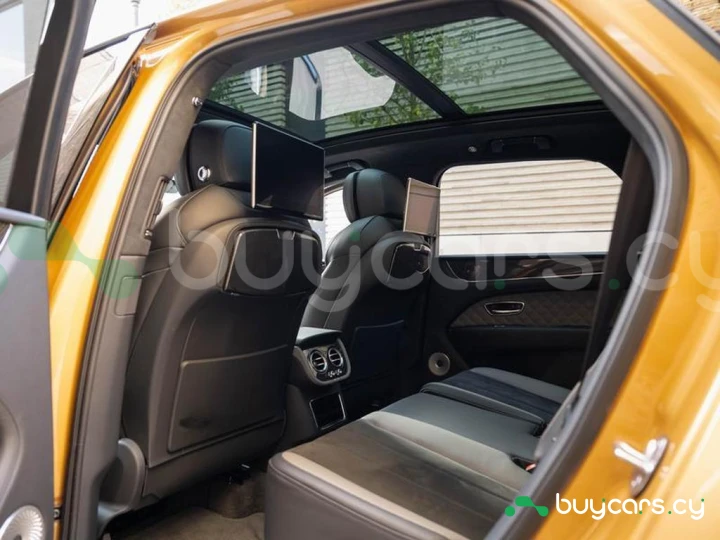 Bentley Bentayga Orange