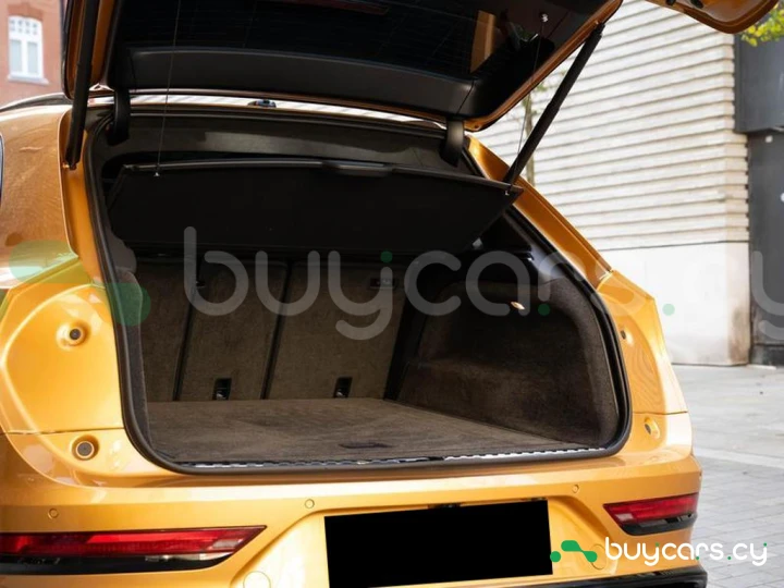 Bentley Bentayga Orange