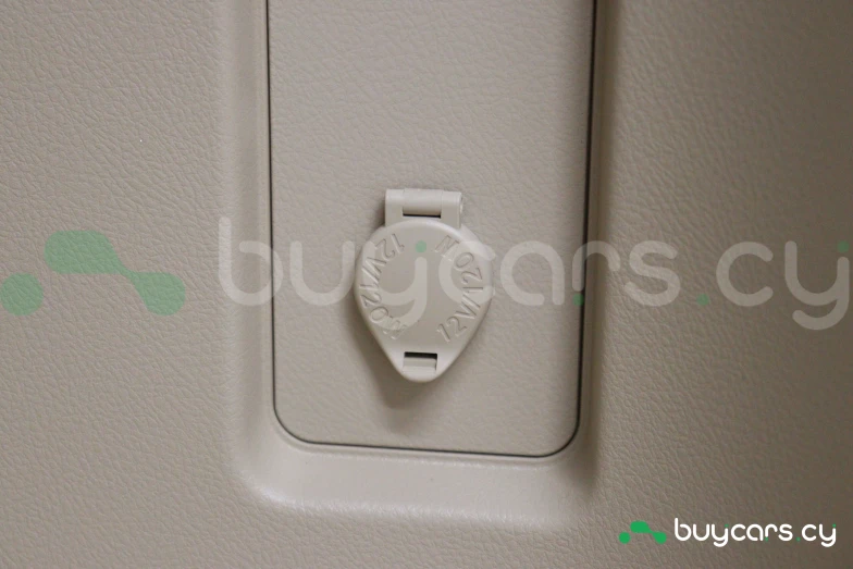 Toyota Land Cruiser Prado Белый