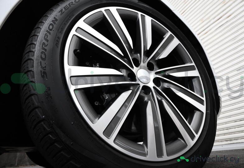 Land Rover Range Rover White