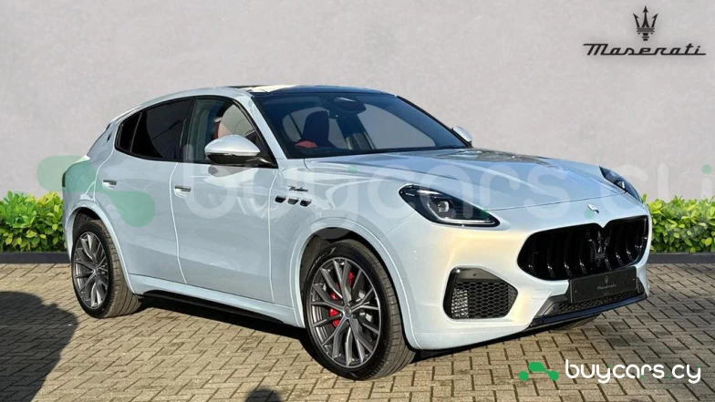 Maserati Grecale Серый