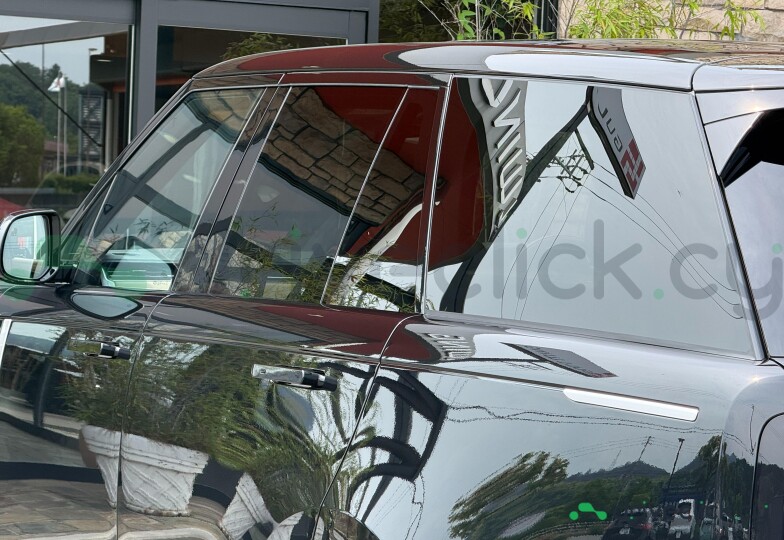 Land Rover Range Rover Black