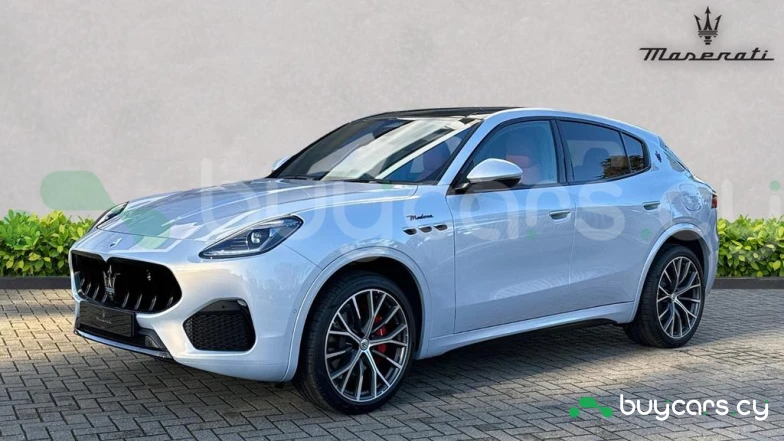 Maserati Grecale Серый