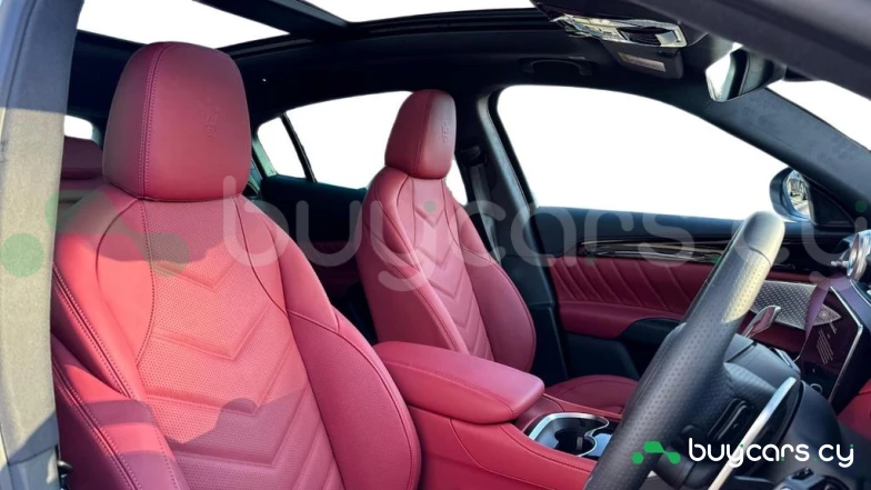 Maserati Grecale Серый