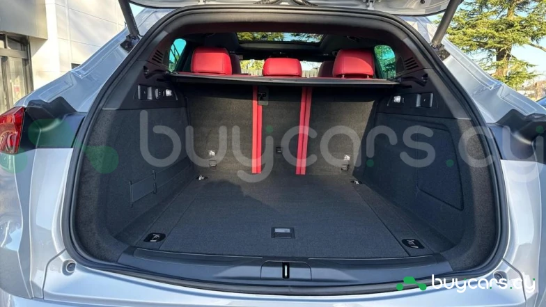 Maserati Grecale Серый