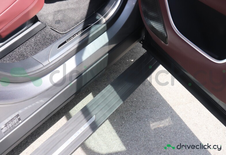Land Rover Range Rover Grey