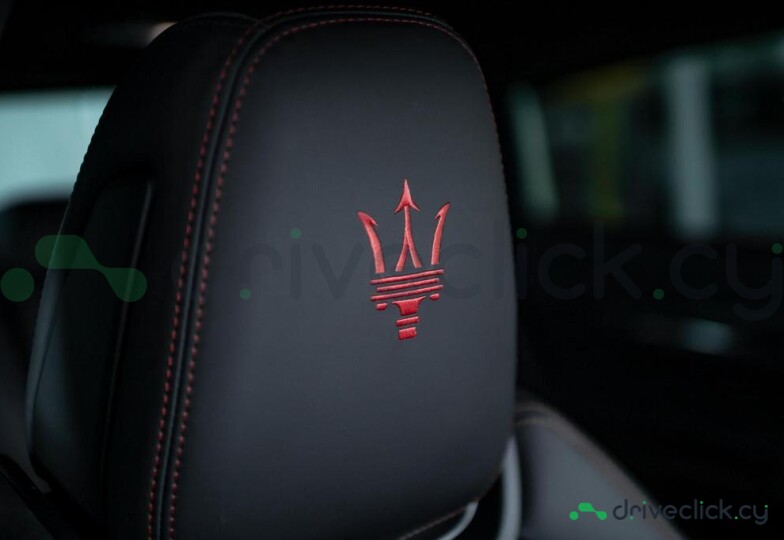 Maserati Quattroporte Black