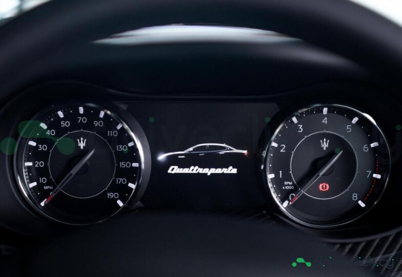 Maserati Quattroporte Black