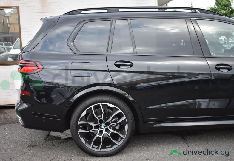 BMW X7 Black