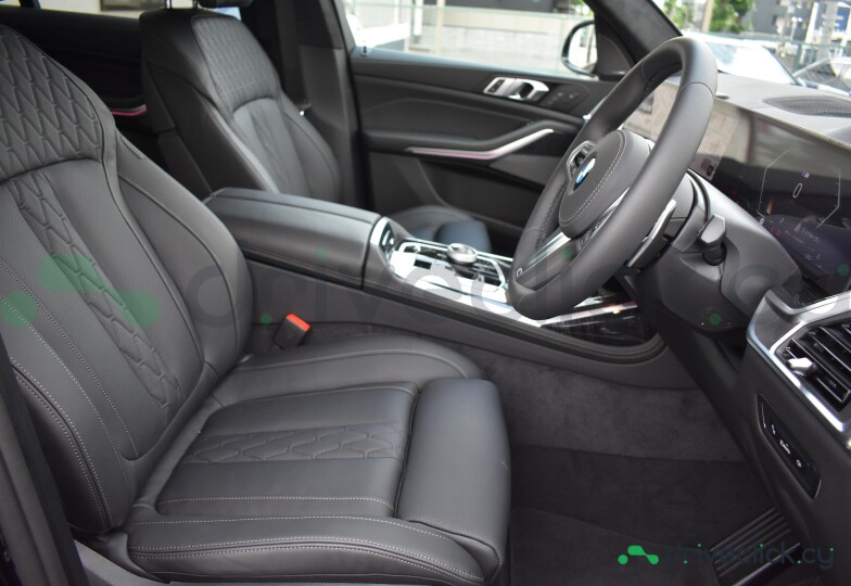 BMW X7 Black