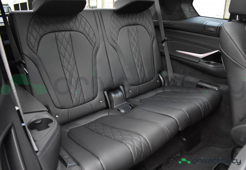 BMW X7 Black