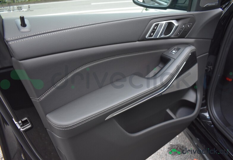 BMW X7 Black