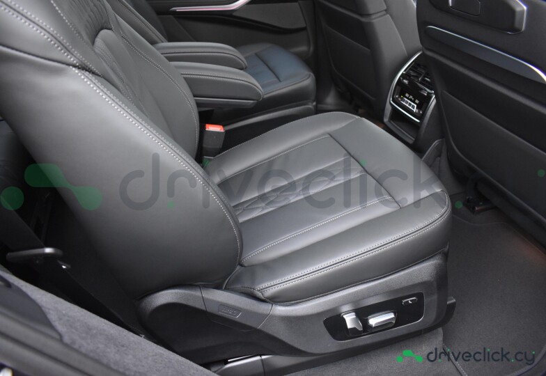 BMW X7 Black