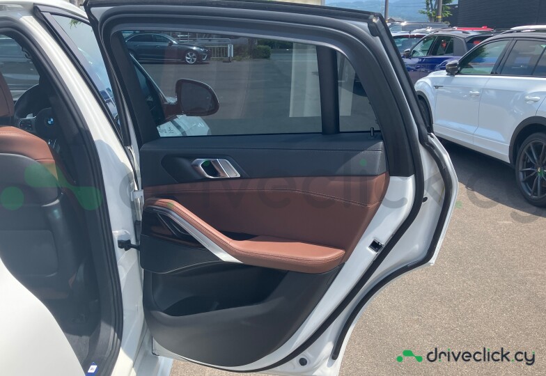 BMW X6 White
