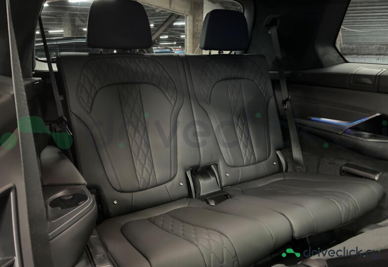 BMW X7 White