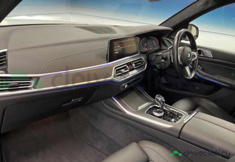 BMW X7 White