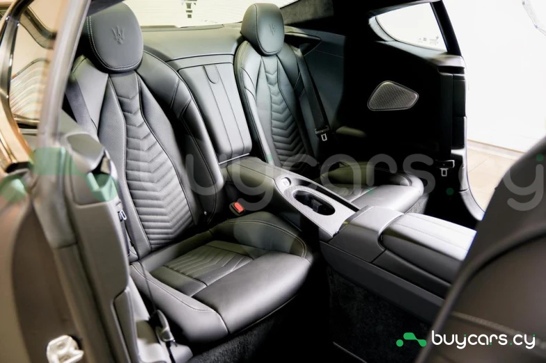 Maserati Granturismo Серый