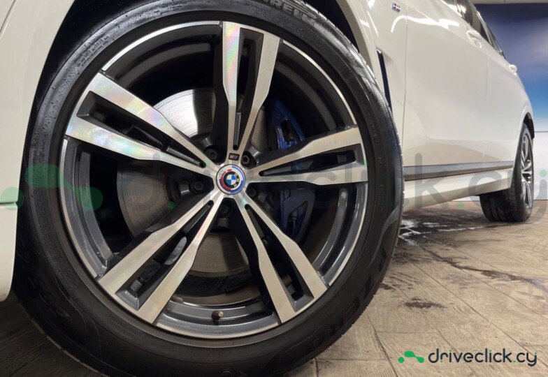 BMW X7 White