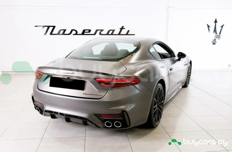 Maserati Granturismo Серый