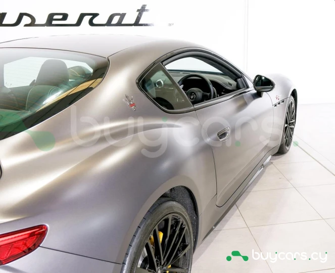 Maserati Granturismo Серый
