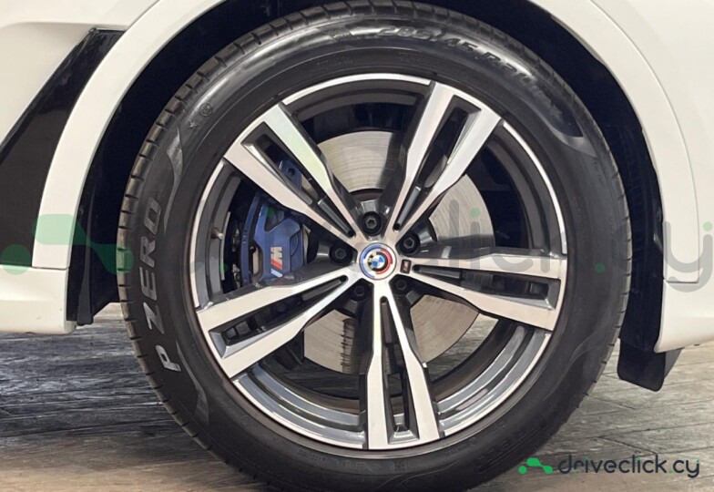 BMW X7 White