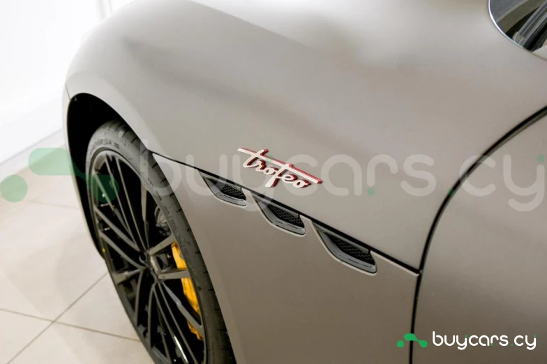 Maserati Granturismo Серый