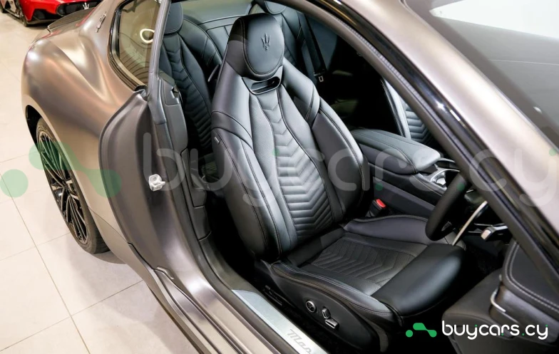 Maserati Granturismo Серый