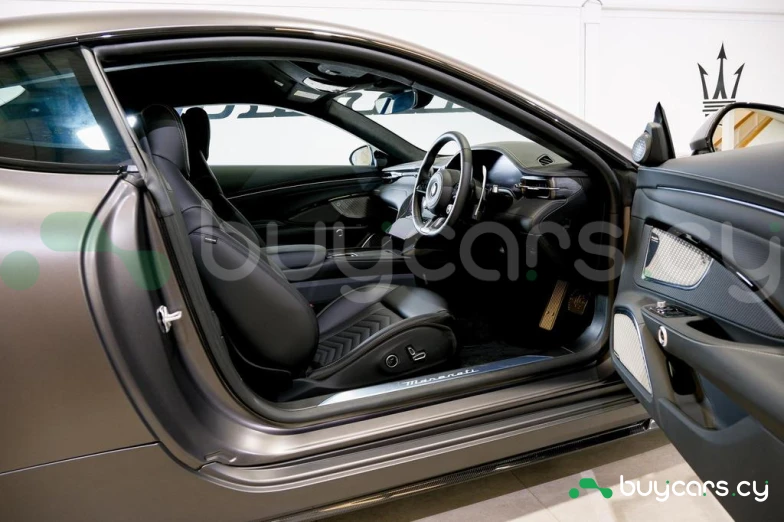 Maserati Granturismo Серый