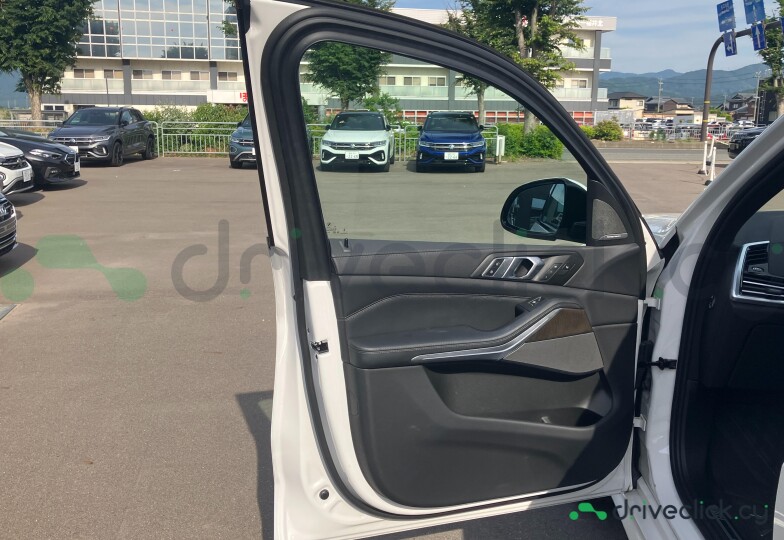 BMW X5 White