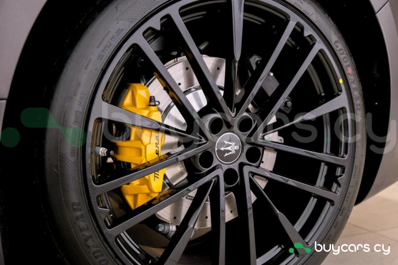 Maserati Granturismo Серый