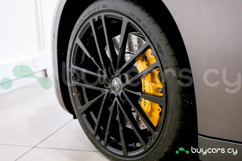 Maserati Granturismo Серый