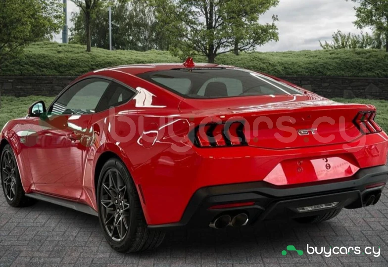 Ford Mustang Красный