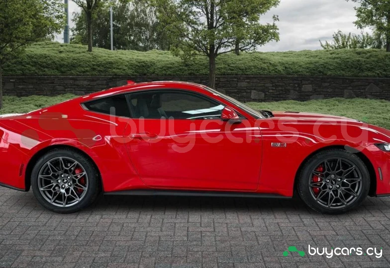 Ford Mustang Красный