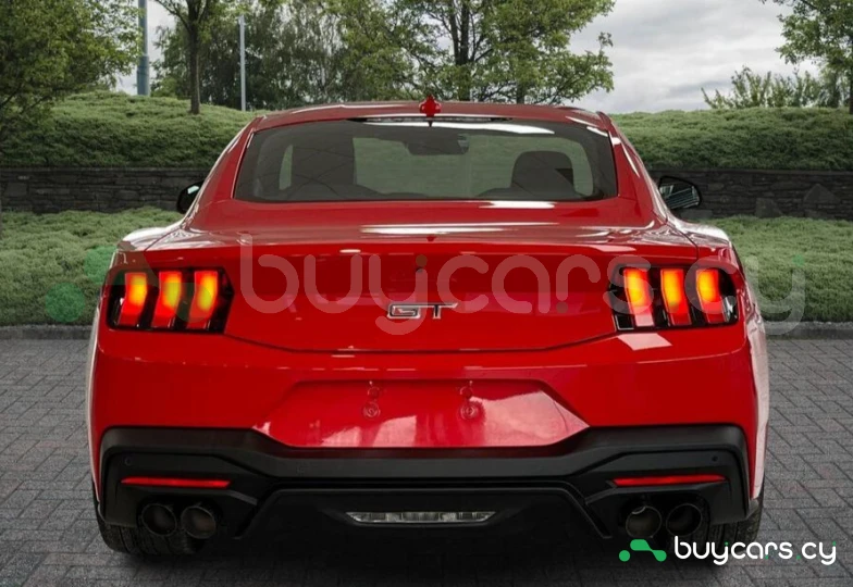 Ford Mustang Красный