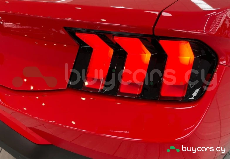 Ford Mustang Красный