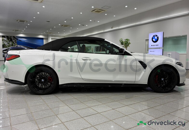 BMW M4 White