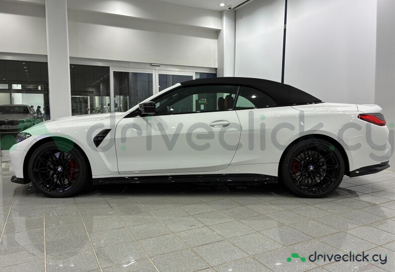 BMW M4 White